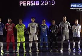 This kits alos can use in first touch soccer 2015 (fts15). Kit Dls Fantasy Persib Shefalitayal