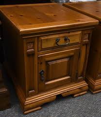 In fact these types of coffee tables are available in case you are prepared to research and appearance round the internet or good furniture stores. Broyhill 1 Drawer 1 Door End Table Wooden The K And B Auction Company