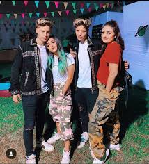 Lyrics martinez twins we bout to hit it hi pam that's my lambo give it back, dámelo give me my money necesito dinero you. Ivan Y Emilio Martinez Twins Photos Facebook
