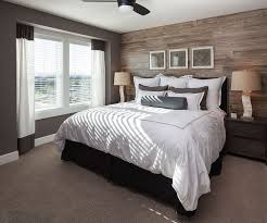 wood accent bedroom wall 920x768