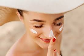 reapply sunscreen over makeup