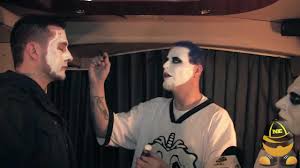 apply juggalo face paint