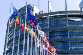 Parlamentul European cere Comisiei Europene, ”gardianul tratatelor”, să înghețe aprobarea PNRR-ului Poloniei până când Varşovia va decide să respecte statul de drept - caleaeuropeana.ro