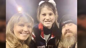 How old is mia robertson from duck dynasty? Jase Robertson Gives Details Into Daughter S Upcoming Major Surgery Hopefully Her Last Country Music Family