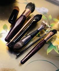 the benefits of cleaning makeup brushes