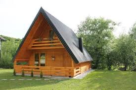 10 cozy wooden house design ideas