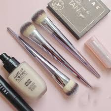 cọ it cosmetics foundation brush