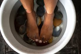 epsom salt for feet relief bath