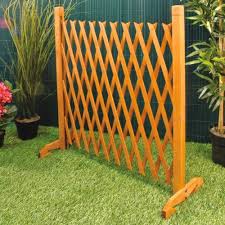 Expanding Wooden Fence Trellis 1 4 X 1m
