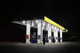 looking for a gas station that s open