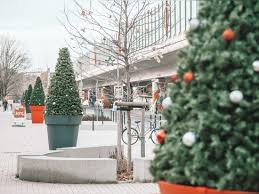 large flower pots as christmas