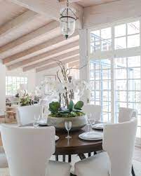 modern dining table centerpieces ideas