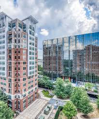 Kings gardens apartments is located in the 22306 zip code of the groveton neighborhood in alexandria, va.this community is professionally managed by southern management companies. Halstead Tower By Windsor Luxury Apartments In Alexandria Va