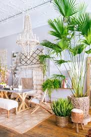 I'm loving the current tropical leaf trend, aren't you? Tropical Home Paradise Style Living Space Dream Home Interior Outdoor Decor Design Tropical Home Decor Tropical Interior Tropical Houses