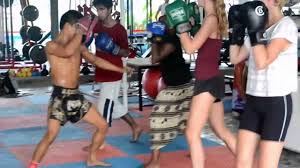 beginners group muay thai training