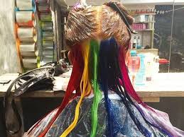 Satu lagi cat rambut dengan bahan dasar henna yang wajib untuk anda coba adalah eagle's henna hair dye. Tren Cat Rambut Terbaru Rambut Warna Warni Yang Tersembunyi