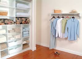 what is the standard closet size