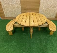 How To Maintain A Wooden Picnic Table