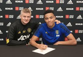 (oct 1, 2001) 6'1 154lbs. United Zone On Twitter Mufc Are Set To Double Mason Greenwood S Wages To Around 50 000 A Week Just Nine Months After He Signed A New Contract At The Club Ole Gunnar Solskjaer Now Sees
