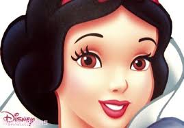 Si has visto la película de Disney, o has leído el cuento, sabrás que Blanca Nieves se caracteriza por tres cosas: una piel blanca como la nieve, ... - maquillaje-para-verte-como-blanca-nieves