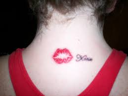 25 perfect lip tattoo ideas for men and