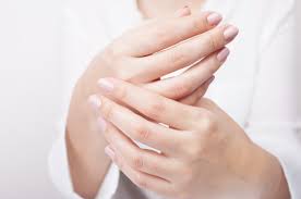 Berbagai penyebab ibu jari tangan kiri bergerak sendiri. Alami Trigger Finger Lakukan Pengobatan Ini