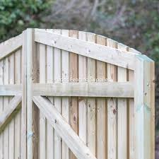 Arch Top Wooden Palisade Driveway Gates