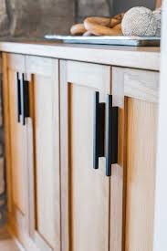 sizing cabinet hardware