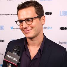 We caught up with our new crush Jonathan Groff at the premiere of his new HBO series, Looking. The show follows three gay men on the search for love in San ... - Jonathan-Groff-Looking-Interview