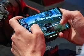Ianya mampu memuat turun aplikasi gaming anda untuk memberi kelancaran semasa sesi 'peperangan'. The Best Gaming Smartphones For 2021 Digital Trends