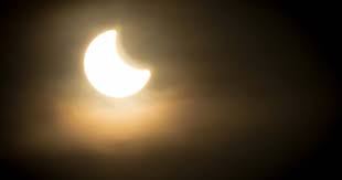 Iată orele aproximative de început ale eclipsei de soare de pe 10 iunie 2021. EclipsÄƒ ParÅ£ialÄƒ De Soare In 10 Iunie Orele De La Care Se Va Vedea Din Romania Aradon