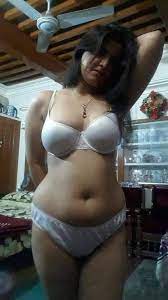 Hot Indian vabi - Village wife hot in tight bikini 👙 and... | Facebook