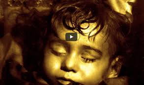 Rosalia lombardo was only two years old when she died from pneumonia in 1920. Video E Morta Da 90 Anni Ma Guardate I Suoi Occhi Sono Senza Parole Da Vedere Assolutamente