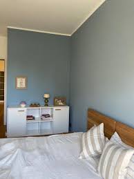 Beste schlafzimmer hellblau von schlafzimmer blau 50 blaue schlafbereiche schlaf. Schlafzimmer In Annas Hellblau 309 Modern Schlafzimmer Sonstige Von Anna Von Mangoldt Farben Houzz