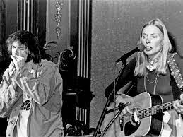 Live performances of the work of joni mitchell by hannah reimann, vocals, piano and dulcimer with michele temple, guitars. Songwriter Legende Joni Mitchell Wird 75 Jahre Alt