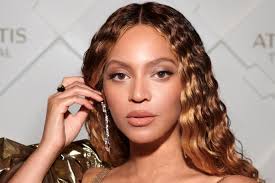 beyoncé wore 13 false lashes for her