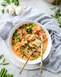 thai style coconut curry shrimp noodle