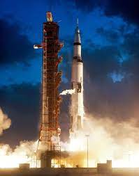 Despegue de cohete Saturno V... - Astronomía en tu bolsillo | Facebook
