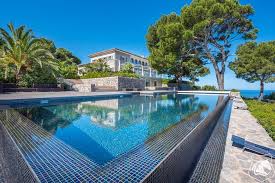 Ihr traumhaus zum kauf in mallorca finden sie bei immobilienscout24. Luxus Haus Am Meer Mit Privatem Pool In Soller Mallorca Zum Kauf
