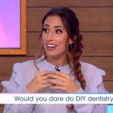 Stacey solomon has shared a throwback of her real teeth before pregnancy destroyed them and she was forced to get veneers. Stacey Solomon Admits Reason For Veneers After Pregnancy Left Her With Black And Yellow Teeth Manchester Evening News