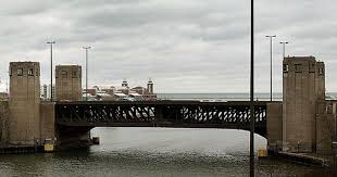 northbound lake s drive bridge