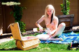 Sweet Nature Nudes Amanda Amanda Presents Naked In My Backyard.