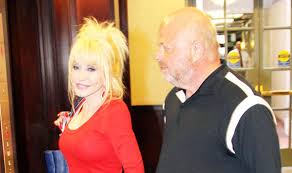 Dolly opened up about her marriage during an appearance on gmb this morning. Dolly Parton Remarries Carl Dean After 50 Years 13 Crazy Facts About The Queen Of Country Music Entertainment Express Co Uk