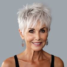short hairstyles for women over 50 of 2024
