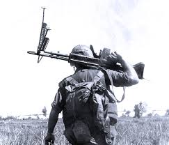 an m60 machine gunner in vietnam