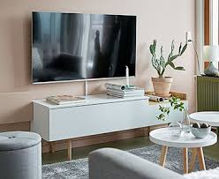 Тази елегантна маса за телевизор притежава изчистен дизайн и ще бъде отлично допълнение към всякакъв интериор. Masi Postavki I Shkafove Za Televizor Jysk
