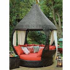 Wicker Round Black Outdoor Canopy Daybed