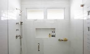 Bagi anda yang ingin membuat kamar mandi showe, kami menyediakan aplikasi yang berisi galeri foto yang dapat membantu anda memudahkan dalam mendapatkan ide dan inspirasi dalam mendesain kamar mandi shower anda. Inspirasi Desain Kamar Mandi Shower Biasa Isibangunan Com