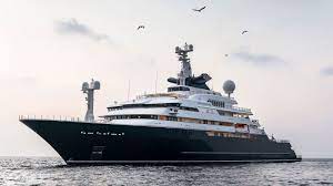 how much does it cost to charter a yacht