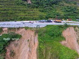 While the highlands used to be situated in a largely remote and inaccessible area on the titiwangsa range, the road from simpang pulai to. Laluan Simpang Pulai Cameron Highlands Selamat Kepada Pengguna Foto Tular Tidak Benar Libur